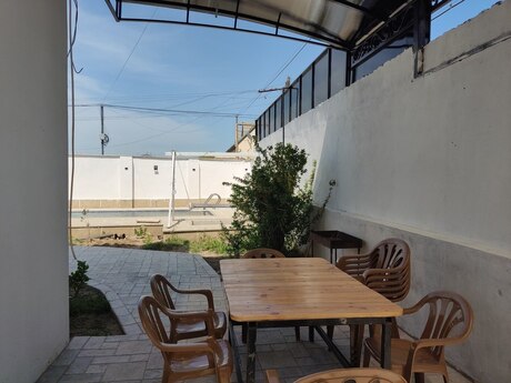 5 otaqlı həyət evi/bağ evi - Pirşağı q. - 300 m²