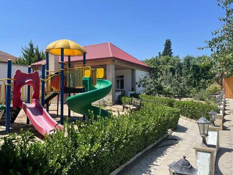 6 otaqlı həyət evi/bağ evi - Binəqədi q. - 300 m²