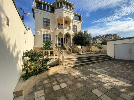 9 otaqlı həyət evi/bağ evi - Azadlıq Prospekti m. - 455 m²