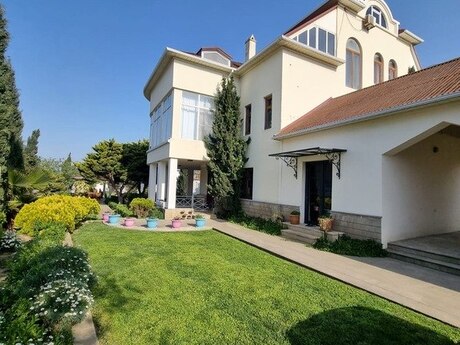 3 otaqlı həyət evi/bağ evi - Mərdəkan q. - 200 m²