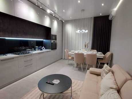 2-комн. новостройка - м. 8 ноября - 70 м²