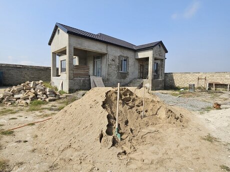 4 otaqlı həyət evi/bağ evi - Şüvəlan q. - 150 m²