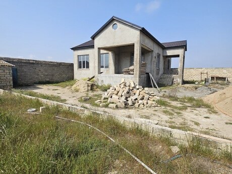 4 otaqlı həyət evi/bağ evi - Şüvəlan q. - 150 m²