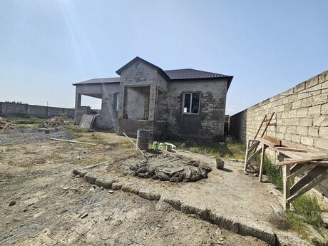 4 otaqlı həyət evi/bağ evi - Şüvəlan q. - 150 m²