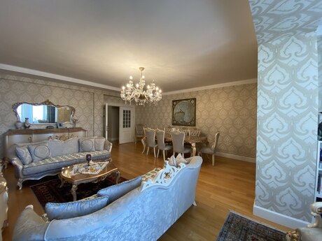4 otaqlı mənzil, 215 m², Nizami: 700 000 ₼ 5