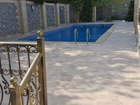 House with Garden, Villa For Rent