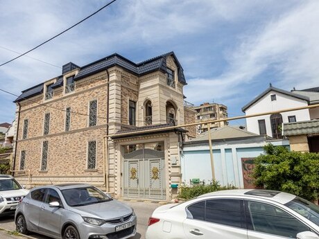 Həyət evi/Bağ evi - Binəqədi r. - 950 m²