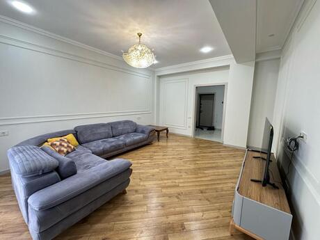 3 otaqlı yeni tikili - Ağ şəhər q. - 130 m²