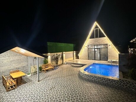 3 otaqlı həyət evi/bağ evi - Novxanı q. - 200 m²