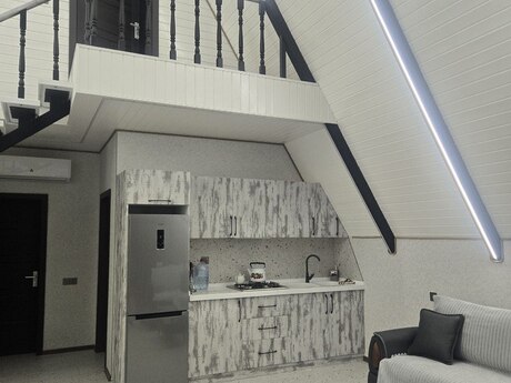 4 otaqlı həyət evi/bağ evi - Mərdəkan q. - 300 m²