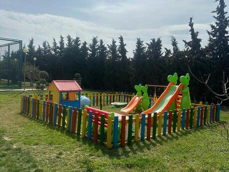 4 otaqlı həyət evi/bağ evi - Buzovna q. - 240 m²