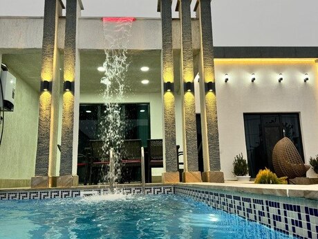 4 otaqlı həyət evi/bağ evi - Şüvəlan q. - 180 m²