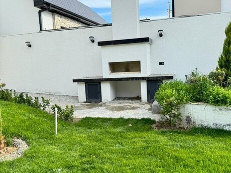 3 otaqlı həyət evi/bağ evi - Şüvəlan q. - 200 m²