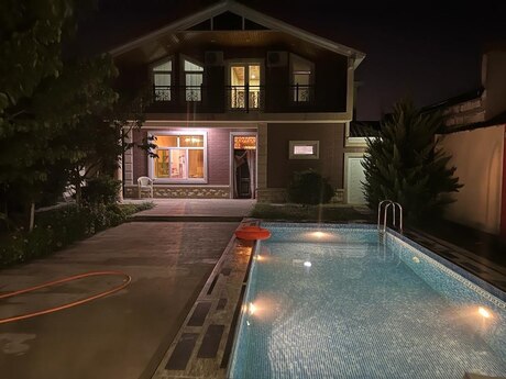 3 otaqlı həyət evi/bağ evi - Mərdəkan q. - 200 m²