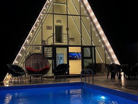 3 otaqlı həyət evi/bağ evi - Mərdəkan q. - 400 m²