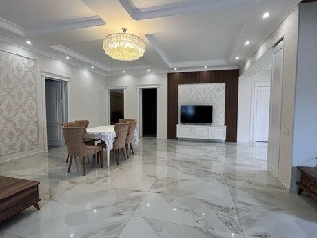 4 otaqlı həyət evi/bağ evi - Mərdəkan q. - 250 m²