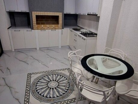 3 otaqlı həyət evi/bağ evi - Mərdəkan q. - 400 m²