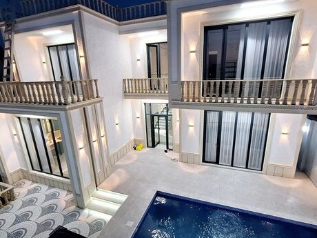3 otaqlı həyət evi/bağ evi - Mərdəkan q. - 400 m²