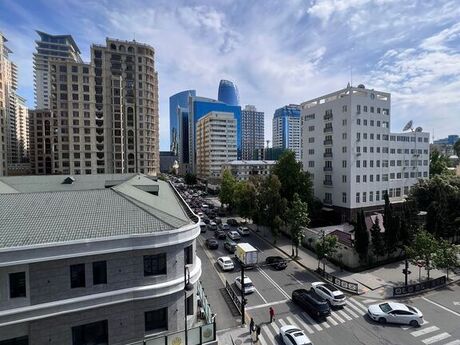 4 otaqlı yeni tikili - 28 May m. - 192 m²