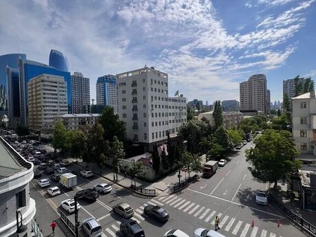 4 otaqlı yeni tikili - 28 May m. - 192 m²