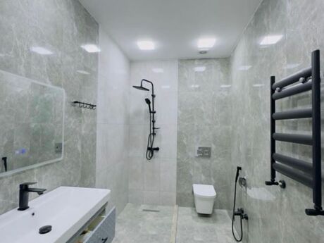 5 otaqlı həyət evi/bağ evi - Şüvəlan q. - 400 m²