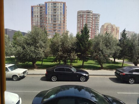 Obyekt - Elmlər Akademiyası m. - 70 m²