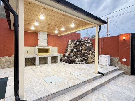 4 otaqlı həyət evi/bağ evi - Şüvəlan q. - 130 m²