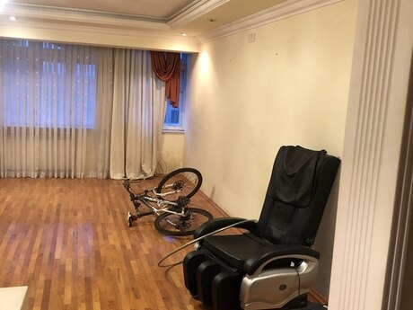 3 otaqlı köhnə tikili - Nizami m. - 120 m²