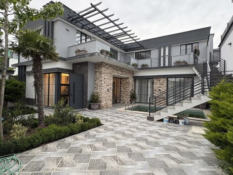 7 otaqlı həyət evi/bağ evi - Mərdəkan q. - 450 m²