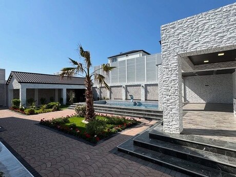 5 otaqlı həyət evi/bağ evi - Mərdəkan q. - 300 m²