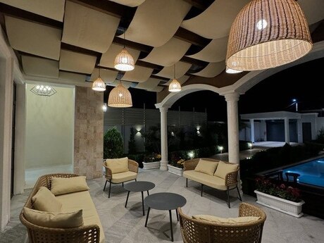 5 otaqlı həyət evi/bağ evi - Buzovna q. - 320 m²