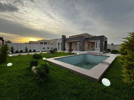 4 otaqlı həyət evi/bağ evi - Şüvəlan q. - 180 m²