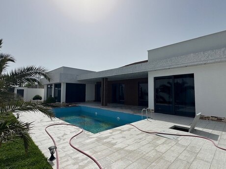 5 otaqlı həyət evi/bağ evi - Mərdəkan q. - 260 m²