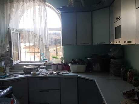 4 otaqlı həyət evi/bağ evi - Badamdar q. - 200 m²