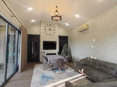 6 otaqlı həyət evi/bağ evi - Bakıxanov q. - 285 m²