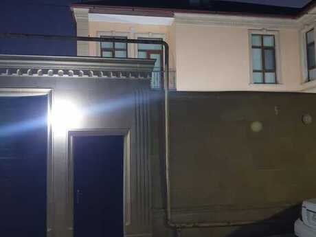 8 otaqlı həyət evi/bağ evi - Xəzər r. - 500 m²
