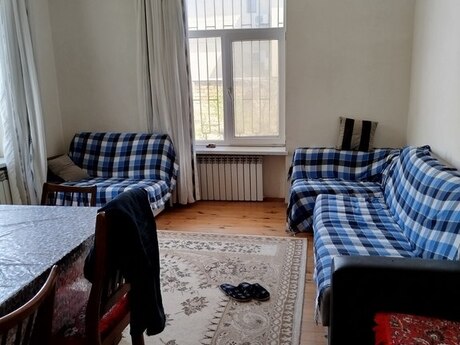 8 otaqlı həyət evi/bağ evi - Novxanı q. - 270 m²