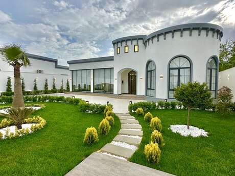 4 otaqlı həyət evi/bağ evi - Mərdəkan q. - 300 m²