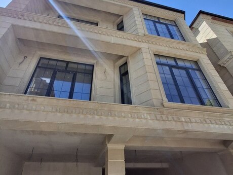 5 otaqlı həyət evi/bağ evi - Nəsimi m. - 374 m²