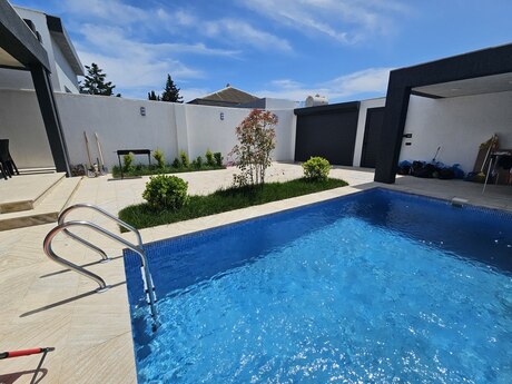 4 otaqlı həyət evi/bağ evi - Şüvəlan q. - 120 m²
