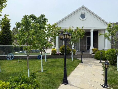 4 otaqlı həyət evi/bağ evi - Mərdəkan q. - 200 m²