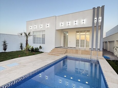 4 otaqlı həyət evi/bağ evi - Şüvəlan q. - 160 m²