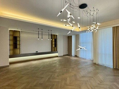 4 otaqlı yeni tikili - 28 May m. - 200 m²