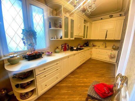 5-room old-build apartment for sale in 28 May, 210 m², 650 000 AZN, photo 5 / 12