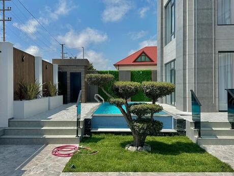 5 otaqlı həyət evi/bağ evi - Şüvəlan q. - 250 m²
