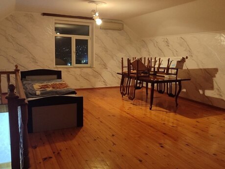 House with Garden, Villa For Rent