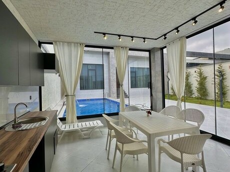 5 otaqlı həyət evi/bağ evi - Mərdəkan q. - 185 m²