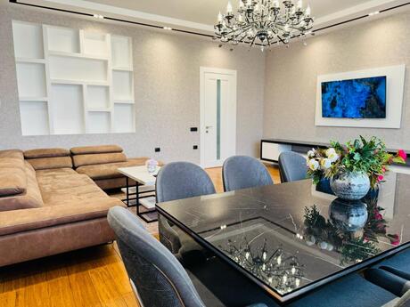3 otaqlı yeni tikili - Şah İsmayıl Xətai m. - 130 m²