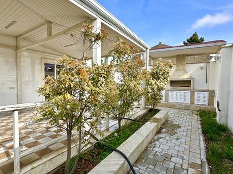5 otaqlı həyət evi/bağ evi - Mərdəkan q. - 210 m²