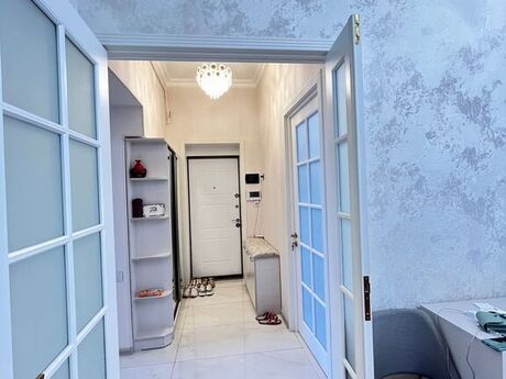 3-комн. вторичка - м. 28 мая - 77 м²